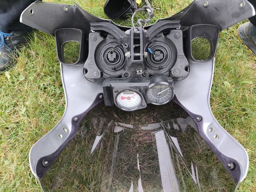 Suzuki GSX-R srad czasza licznik stelaż lampa instalacja