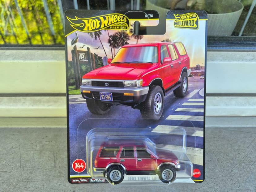 Zestaw 2x Hot Wheels Premium Boulevard Toyota, Dodge