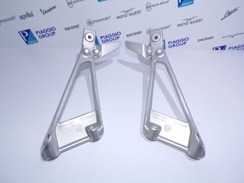 Komplet Set Pasażera Sety Prawy i Lewy Aprilia RS660 Tuono 660 OEM.