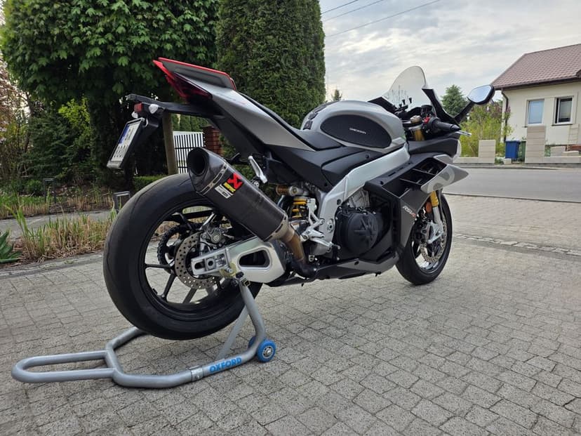 Aprilia RSV4 1100 Faktura Vat23