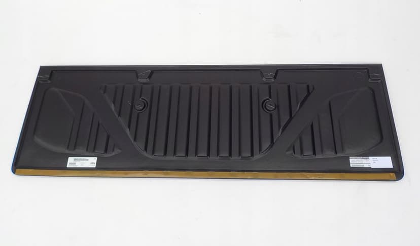 OSŁONA WEWNĘTRZNA TYLNEJ KLAPY NISSAN NAVARA NP300
