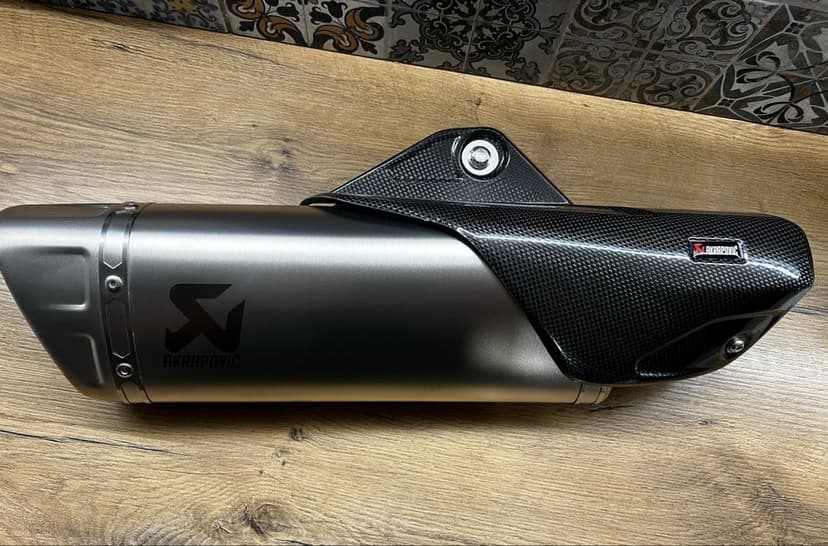Tłumik Akrapovic NOWY carbon 60mm Aprilia RSV4 Tuono