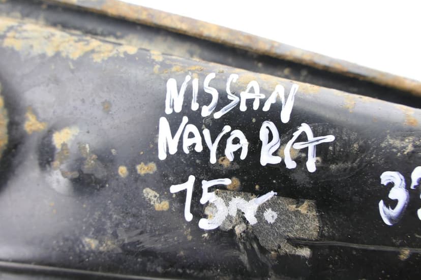 Wahacz Górny Prawy NISSAN NAVARA 15r