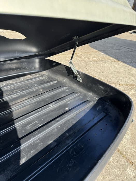 Box dachowy 320 litrow