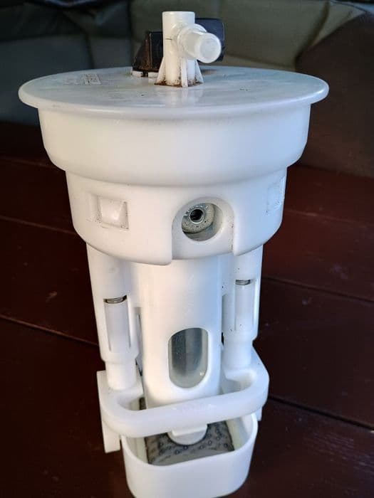 Oryginalna pompa paliwa Suzuki Kingquad 750