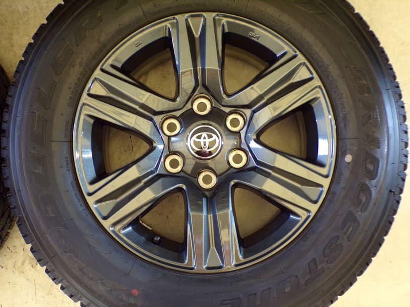 felgi aluminiowe toyota land cruiser 17 6x139,7 et30 nowe