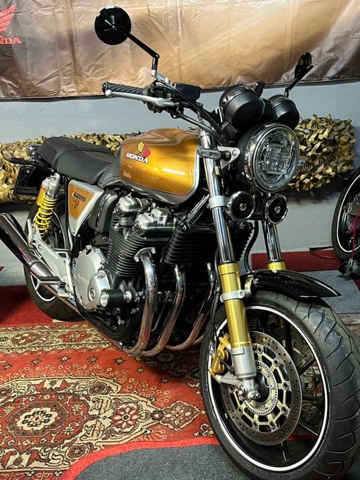 Honda CB1100 RS retro