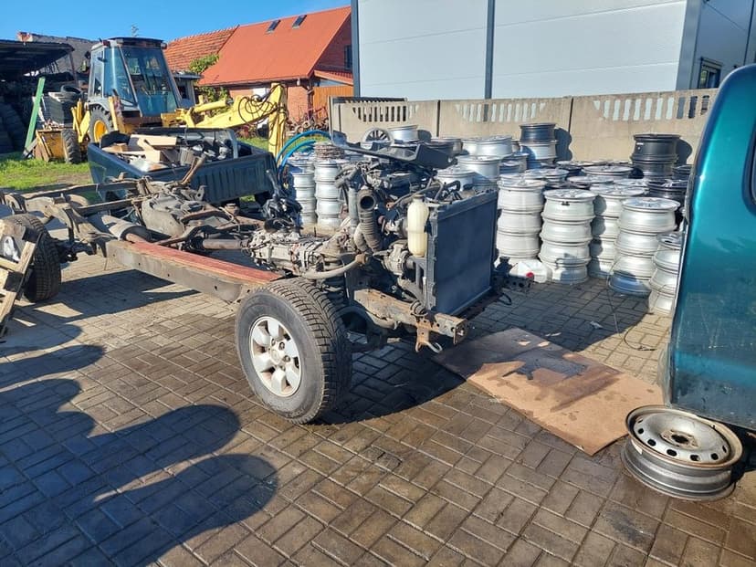 Toyota Hilux 2,5 d4d 2007r skrzynia biegów