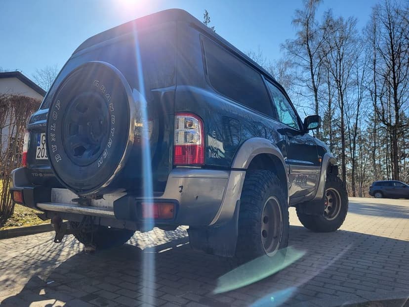 Nissan  Patrol Y61