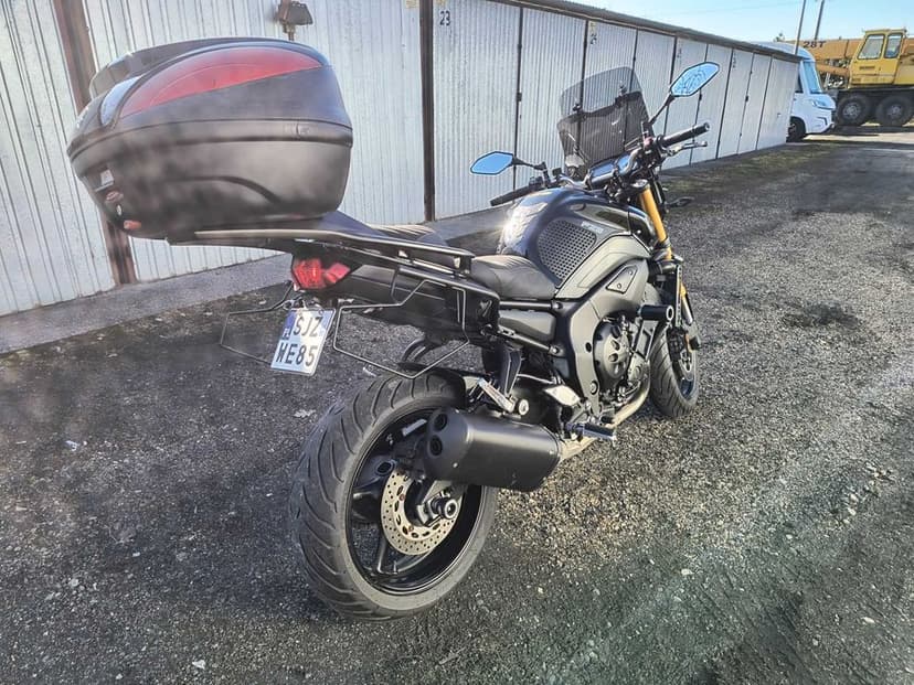Yamaha FZ8 2010 | 37 tys. km | Zadbana | Kufry, sakwy, dodatki