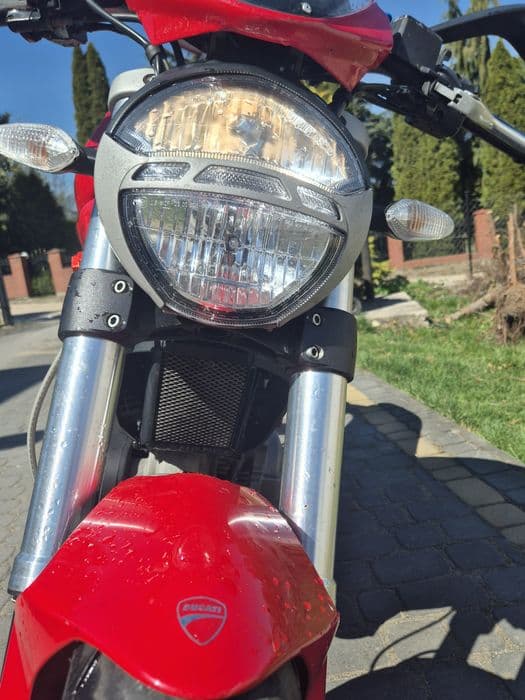 Ducati Monster 696