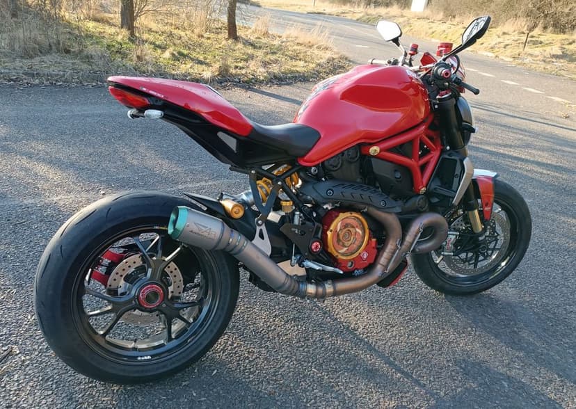 Ducati Monster 1200R salon Polska