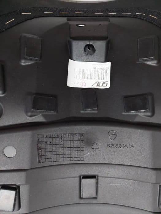 ducati panigale v4 siedzenie kierowcy fotel 18-