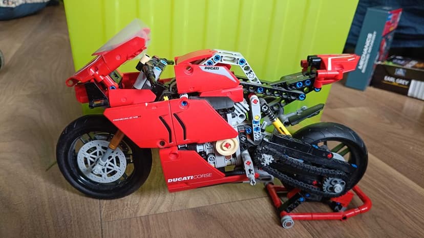 LEGO Technic Ducati Panigale V4 R
