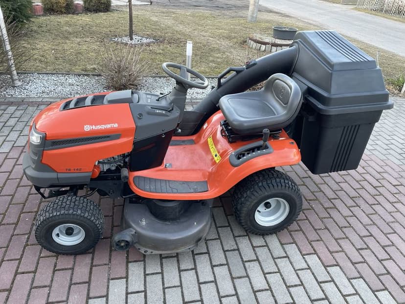 Traktorek kosiarka husqvarna TS 142.