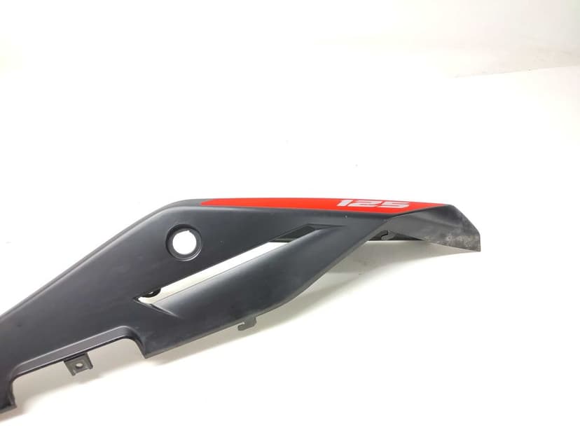 APRILIA TUONO 125 Ogon Zadupek Owiewka Tylna Tył Lewa