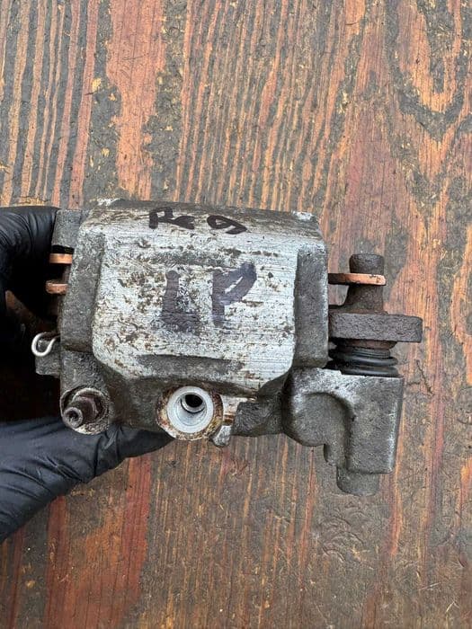 zacisk lewy przod przedn hamulca BRP can am can-am outlander renegade