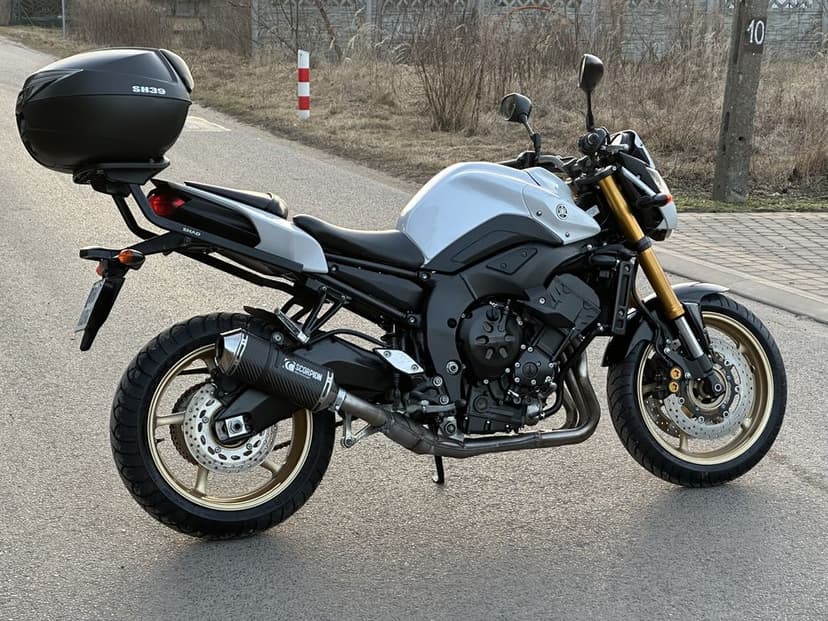 YAMAHA FZ8 N Scorpion Nowe Opony Nowy Aku Crashpady Kufer Dostawa