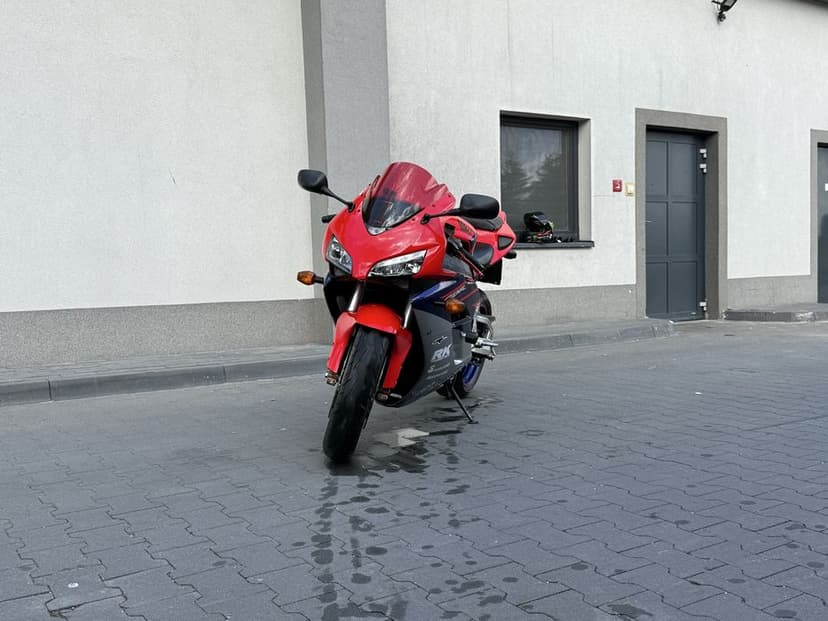 Honda CBR1000RR,2004r