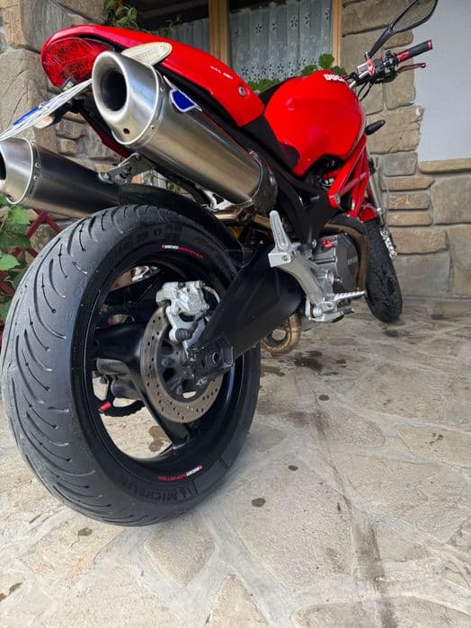 Ducati monster 696