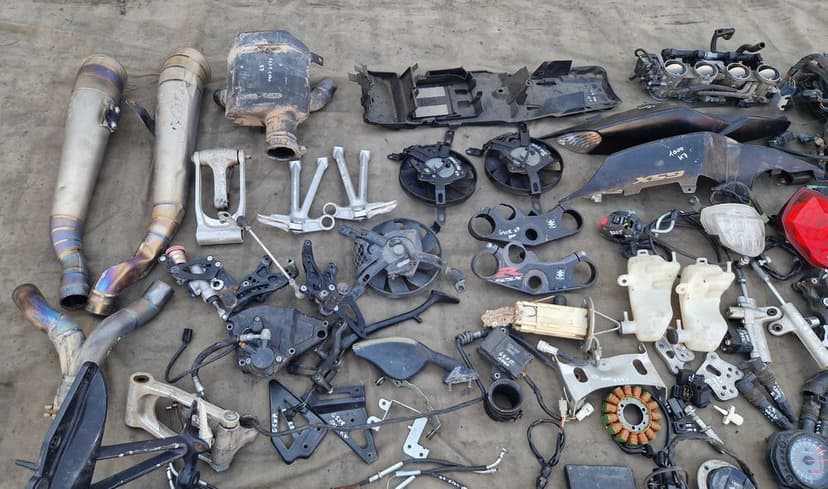 Suzuki GSXR 1000 K7 K8 stelaż błotnik tłumik kolektor wypełnienie set