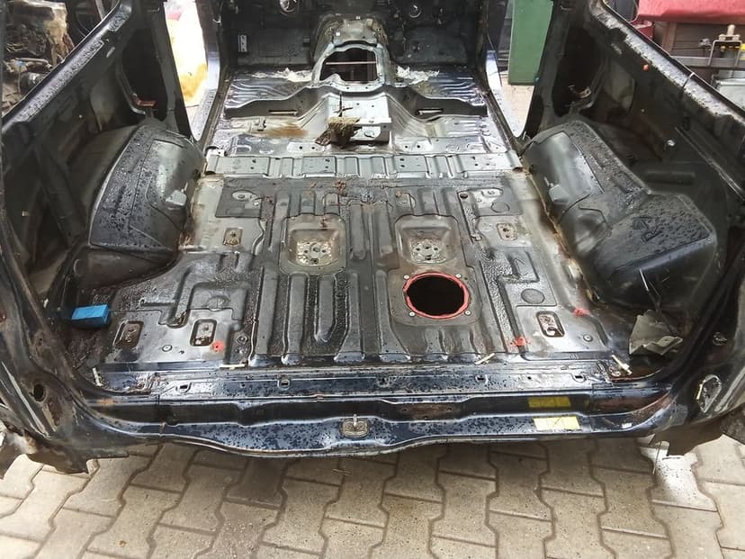 Karoseria Nissan Patrol Y61