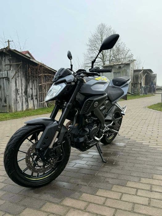 Yamaha MT 125 akrapovic