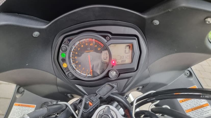 Suzuki GSX 1250 FA – 2010 r., przebieg 33 000 km, zadbany, z kuframi