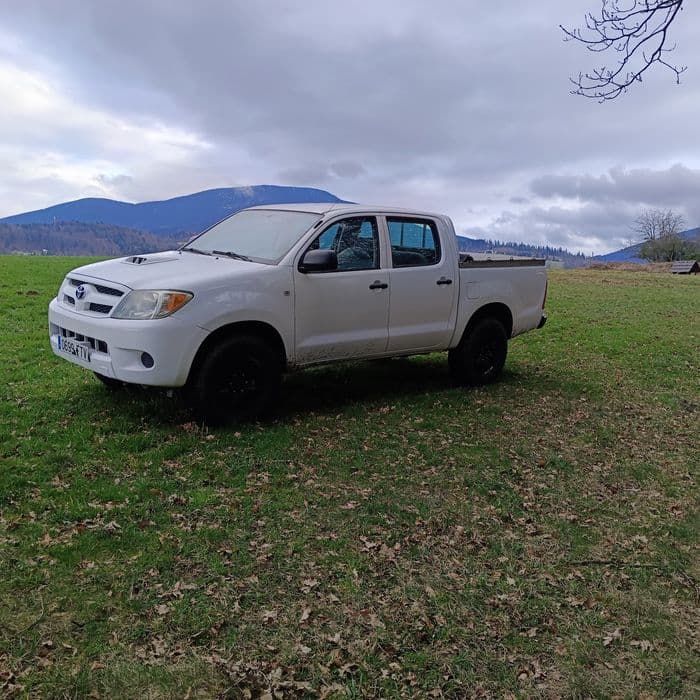 Toyota Hilux 5.osobowy