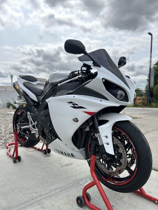Yamaha r1 rn22  2010