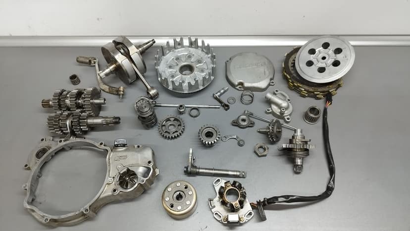 Suzuki RM 250r 01-04r bak wahacz moduł chłodnica zapłon części