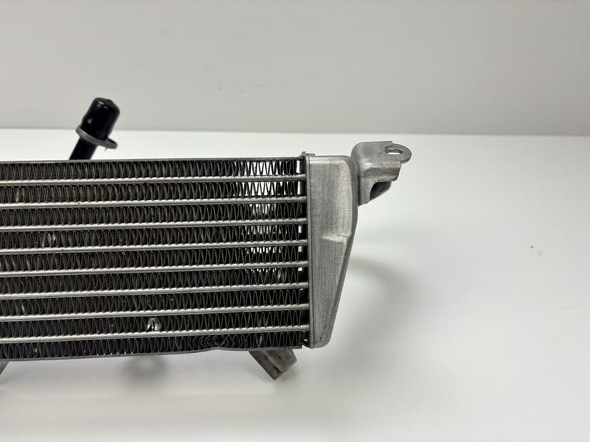 Chłodnica oleju BMW S1000RR K67 19+ ,S1000XR K69 19+,S1000R K63 20+