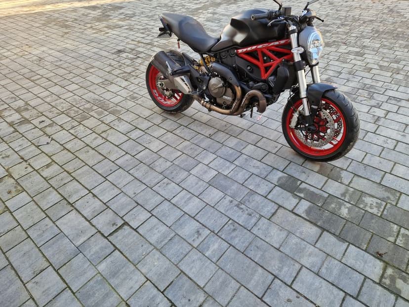 Ducati monster 821