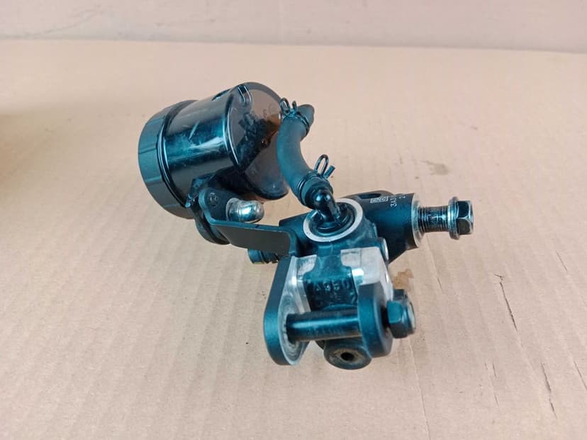 Aprilia RS 660 Pompa Hamulca Przedniego Brembo + Zbiorniczek  20-25