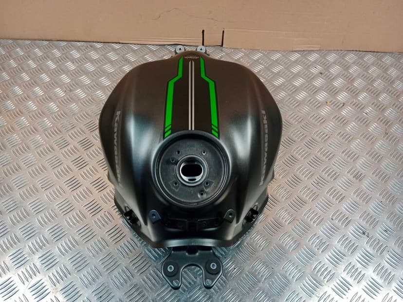 Kawasaki Ninja 650 ORYGINALNY Zbiornik Paliwa Bak Paliwa 20-24