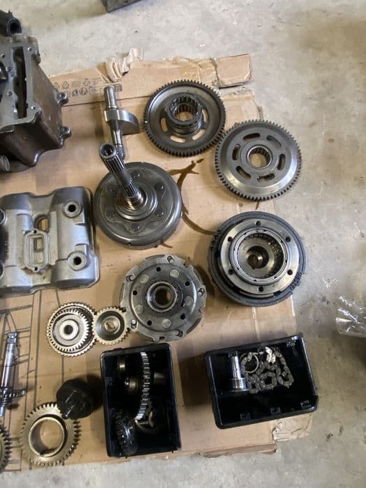 Częśći silnikowe suzuki kingquad 700 759 skrzynia głowica cylinder