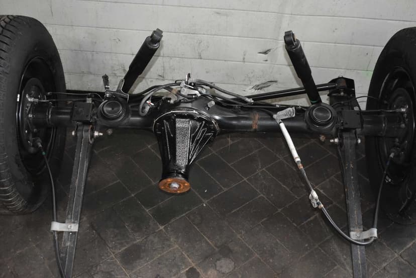 Suzuki Jimny IV 1,5 2018- most tylny dyfer zawieszenie tylne