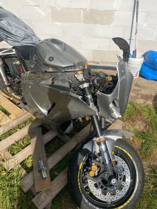 Yamaha r1 rn12 uszkodzona