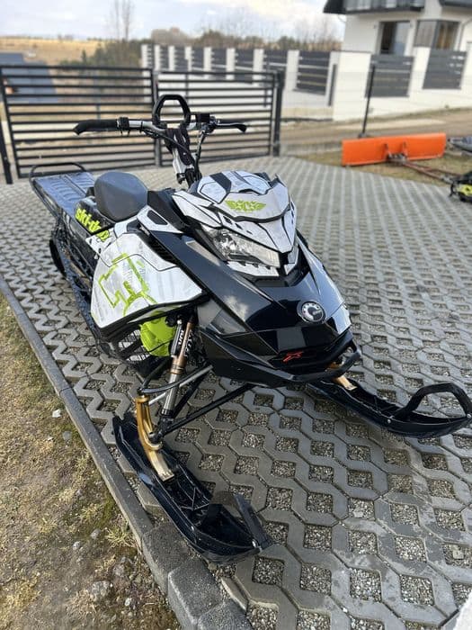 SkiDoo Summit 850 - 2017 rok Skuter śniezny
