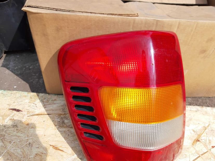 Lampa lewa Jeep Grand Cherokee WJ oryginał