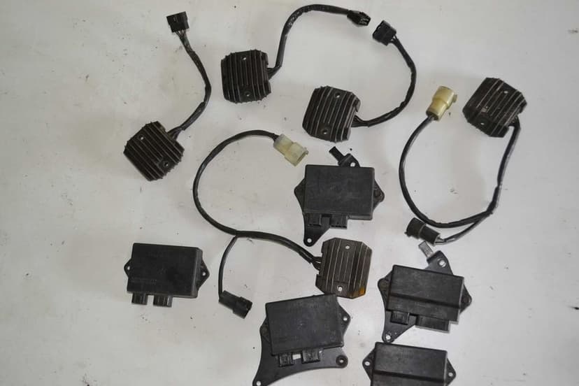 Kawasaki zx6r zx r 6 zxr 600 regulator napięcia moduł zapłonowy