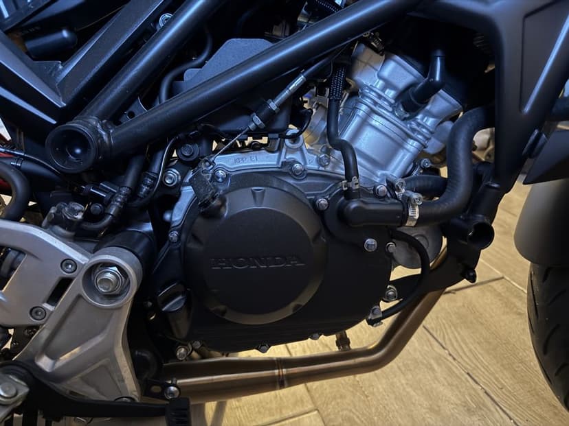 Honda CB125R (przebieg 3223km)