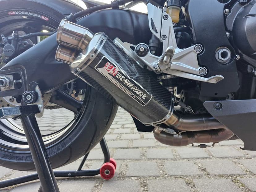 Honda CBR1000RR SC59 Evotech Yoshimura