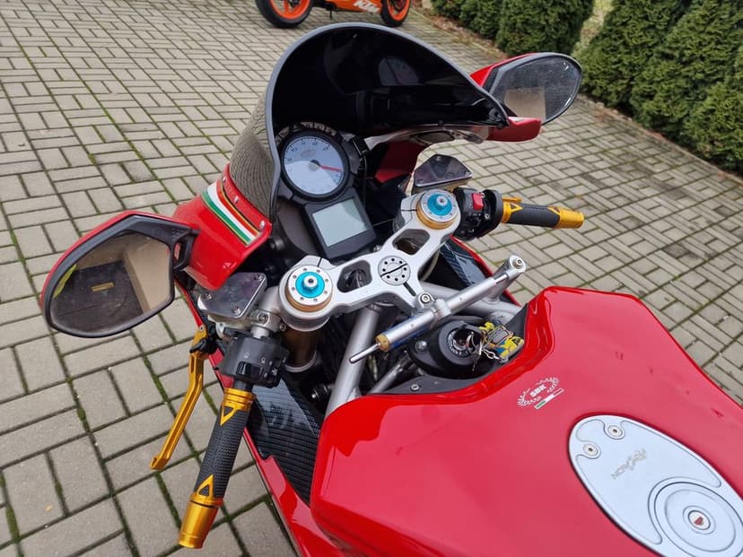 Ducati 999 S.  Bezwypadkowy.
