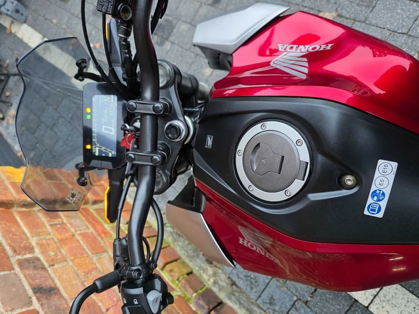 Honda CB 125 R piękne stan