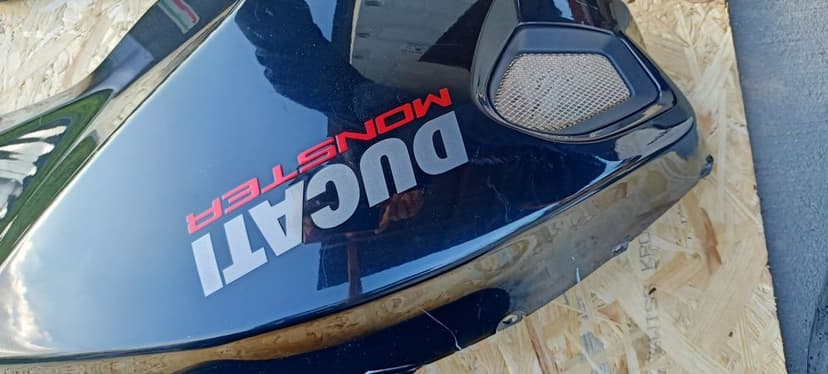 Osłona owiewka zbiornika Ducati Monster 696 prawa lewa