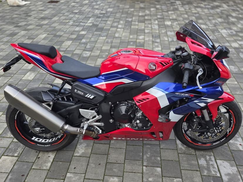 HONDA CBR 1000 rr-rst