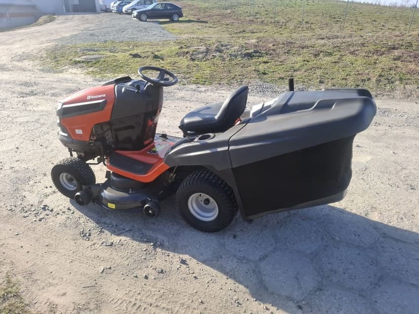 Traktorek kosiarka HUSQVARNA TC 142   20 km briggs&stratton dwa cylind