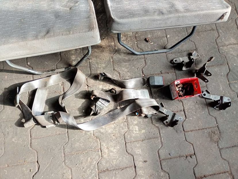 Fotele trzeci rząd 6, 7 miejsce Land Rover Discovery 1 89-98r. pasy