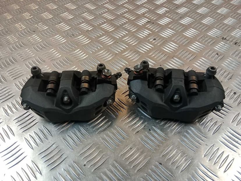 Kawasaki ZX14R Zaciski Hamulcowe Przód Przednie Zacisk Klocki 16-20